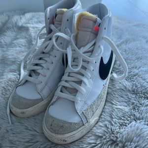 nike blazers size women’s 7.5